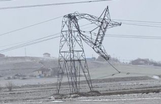 YÜKSEK GERİLİM HATTI TELLERİ KOPTU!