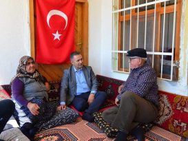 BABALAR GÜNÜNDE VALİ BUHARA’DAN ÖRNEK DAVRANIŞ!