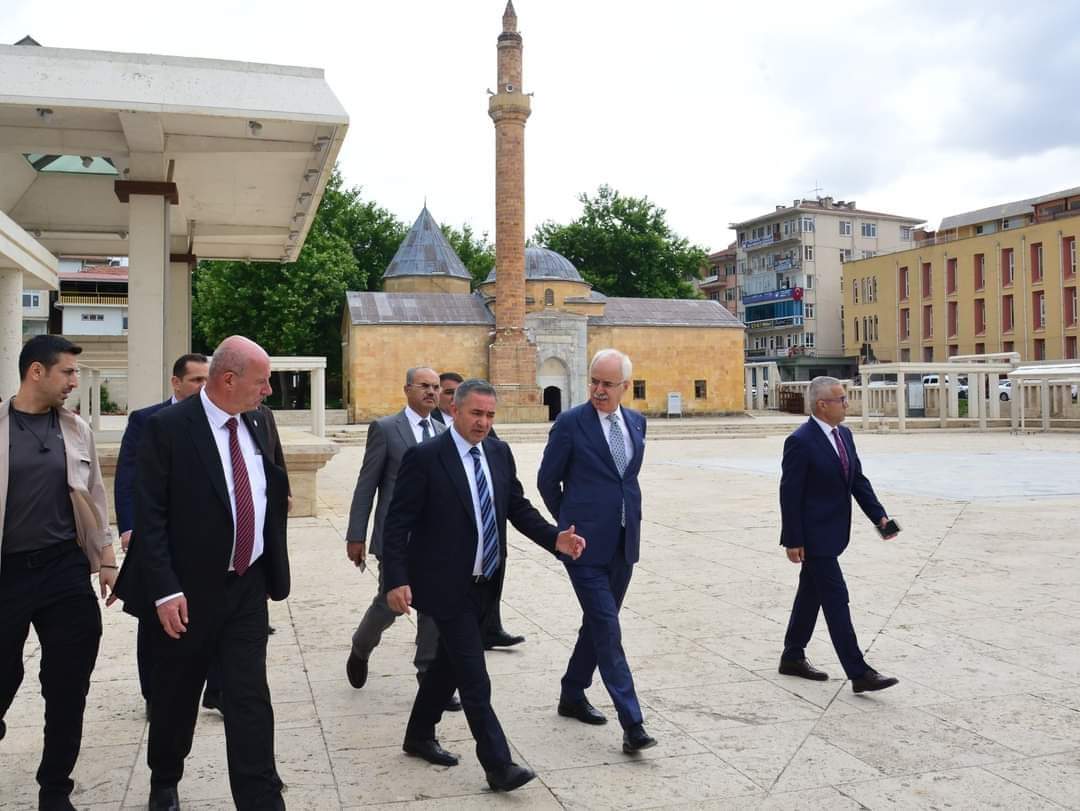 VALİ BUHARA”YA ANKARA’DAKİ İŞ ADAMLARINDAN ZİYARET