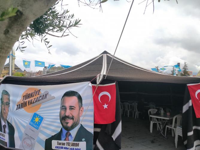 İYİ PARTİNİN KIL ÇADIRI HALKIN İLGİSİNİ ÇEKİYOR