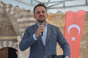 GENÇLİK VE SPOR BAKAN YARDIMCISI GENÇLERİ SPOR OKULLARINA VE YAZ KAMPLARINA DAVET ETTİ