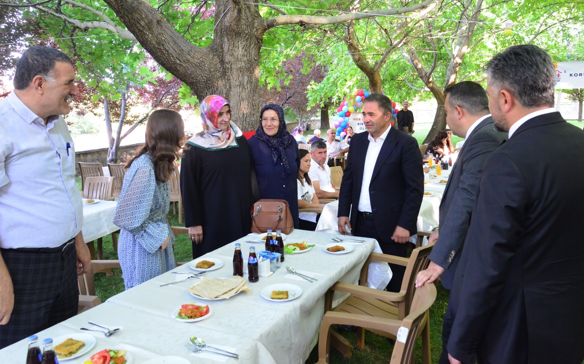 VALİ BUHARA KORUYUCU AİLELERLE BİR ARAYA GELDİ