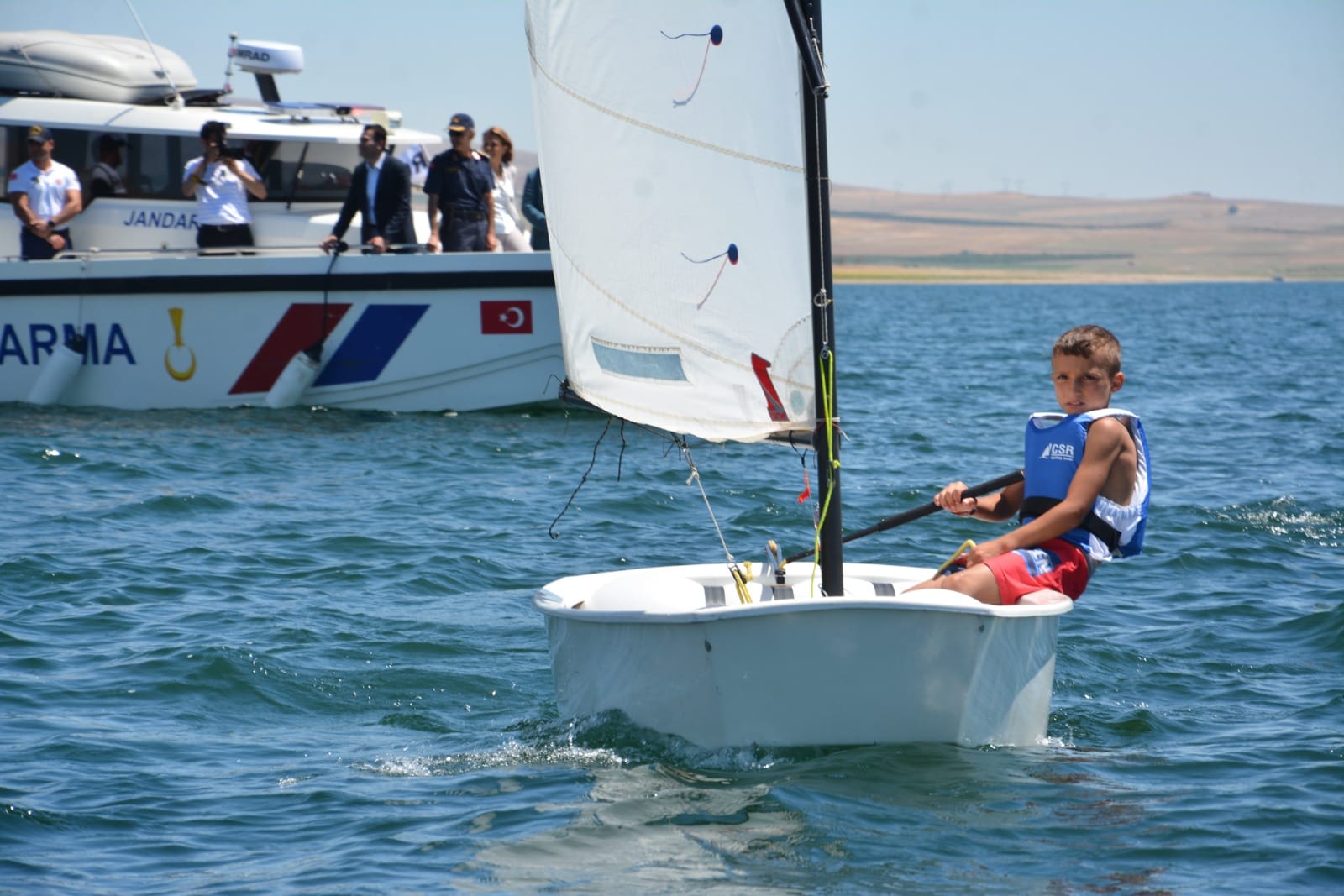 KIRŞEHİR’DE OPTİMİST YELKEN YARIŞLARI BAŞLADI