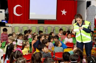 JANDARMADAN ANAOKULU ÖĞRENCİLERİNE MESLEK TANITIMI