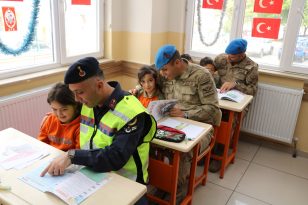 JANDARMA ÇOCUKLARA ANLATILDI
