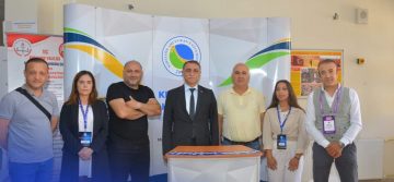 REKTÖR KARAHOCAGİL, TERCİH STANTINI ZİYARET ETTİ